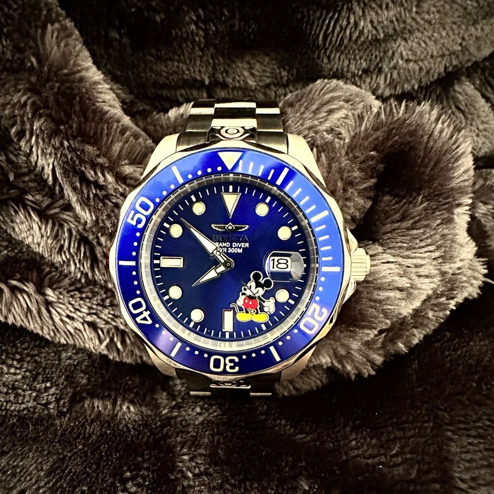 SALE‼️INVICTA | LIMITED EDITION MICKEY MOUSE